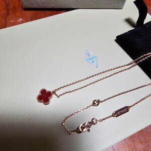 Sweet Alhambra necklace